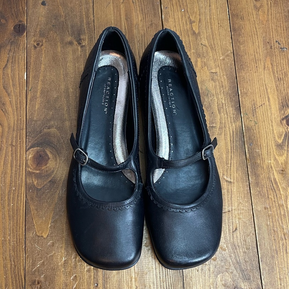 Kenneth Cole Reaction Black Mary Jane Flats